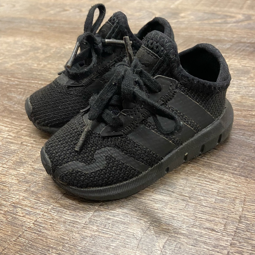 Adidas toddler Black Sneakers